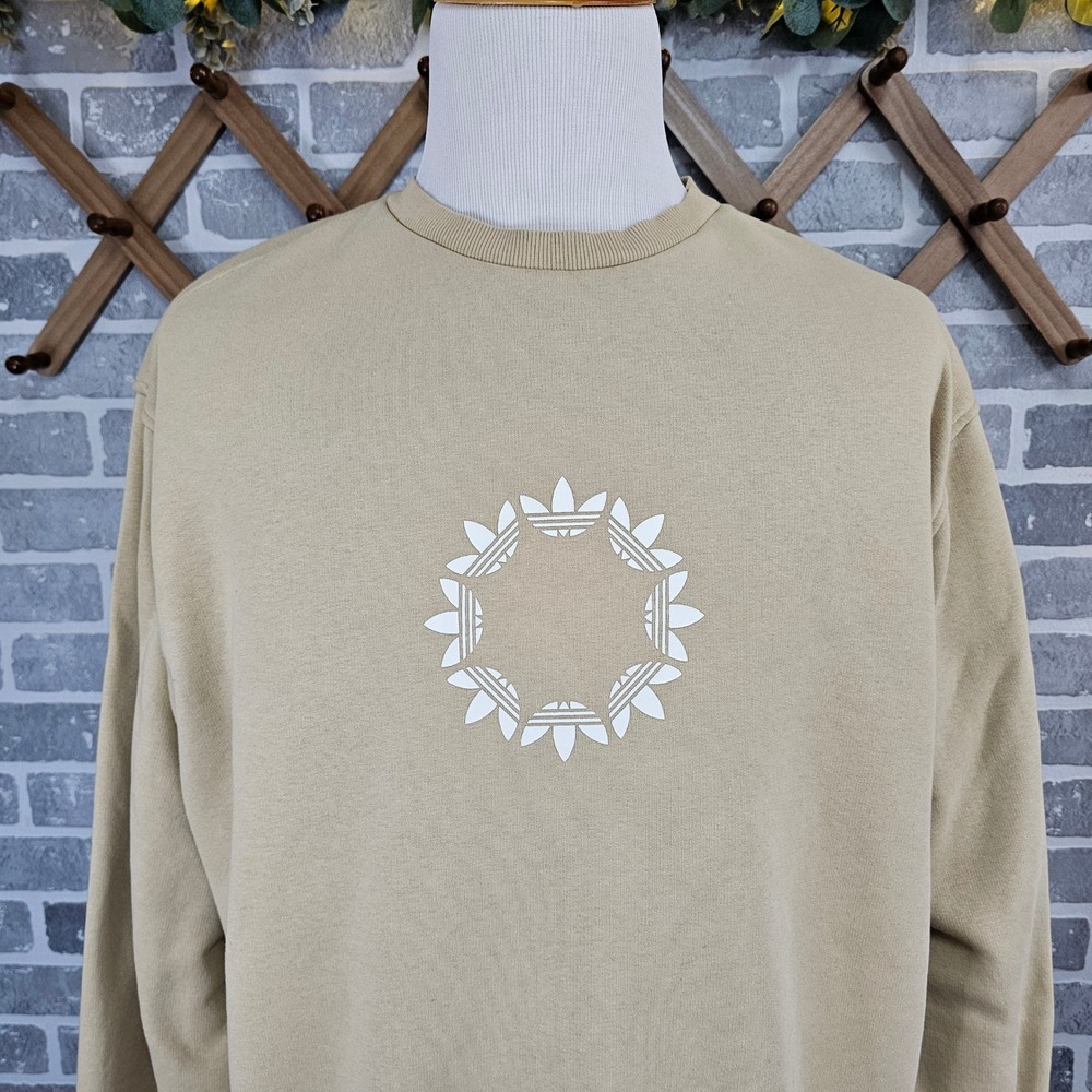 Adidas Pinwheel Crew Mens XL Beige Circle Trefoil Graphic Sweatshirt Pullover - Picture 2 of 8